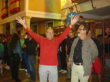 José Luis Pastor Millan y José Mª Hdez. Latorre, en la fiesta nocturna de Fuentelencina. Día 30/08/2.013