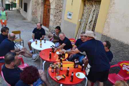 Bebiendo cervezas en Fuentelencina. Día 31/08/2.013